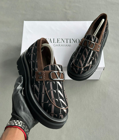 Super Mocassin VALENTINO Garavani Marron Unisexe