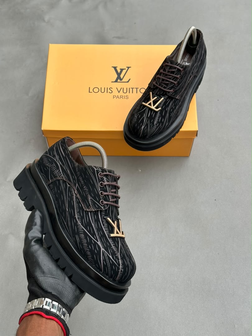 Basket LOUIS VUITTON Abbesses Derby lacet Marron
