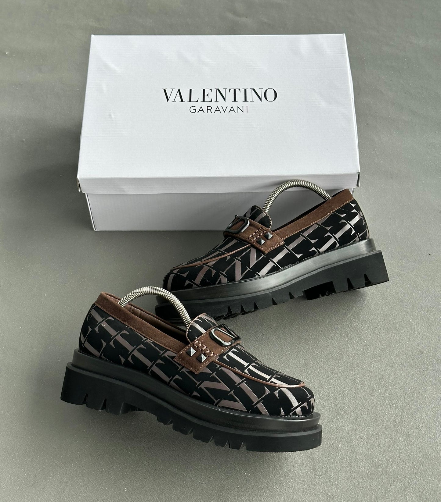 Super Mocassin VALENTINO Garavani Marron Unisexe