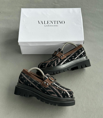 Super Mocassin VALENTINO Garavani Marron Unisexe