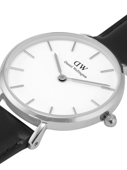 Montre analogique Daniel Wellington Bracelet Noir Fond Blanc