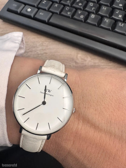 Montre analogique Daniel Wellington Bracelet Blanc Fond Blanc
