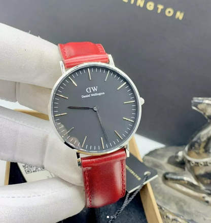 Montre analogique Daniel Wellington Bracelet Rouge Fond Noir