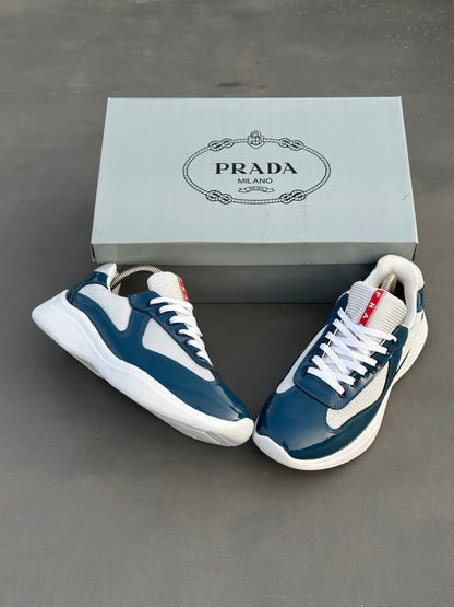 Baskets Prada America's Cup en cuir verni et tissu technique Bleu Foncé-Blanc